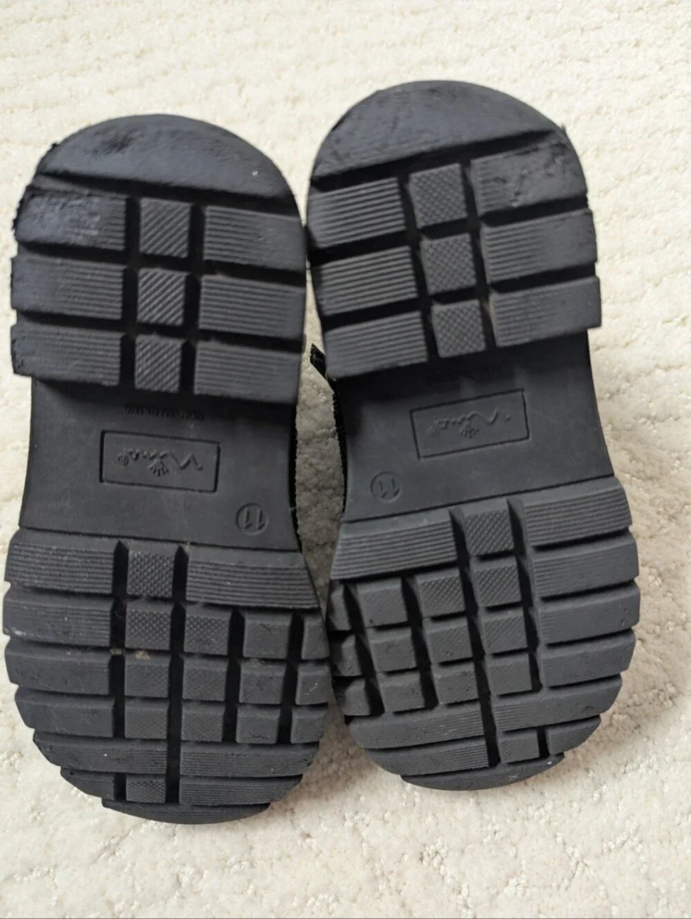 NINA kids Prisila 2 boots Size 11 girls Black